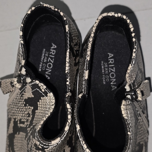 Arizona Jean Co. Galen Ankle Booties Memory Foam Snake Animal Print Size 9.5 - Picture 5 of 16